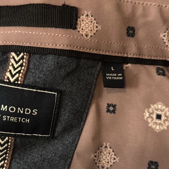 FINAL MARKDOWN!  7DIAMONDS NWOT Button Down Short Sleeve Shirt Geometric Print - Picture 4 of 8